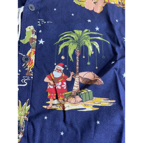 Free Planet Mens Short Sleeve Hawaiian Santa Claus Holiday Shirt Size Medium - Picture 3 of 4